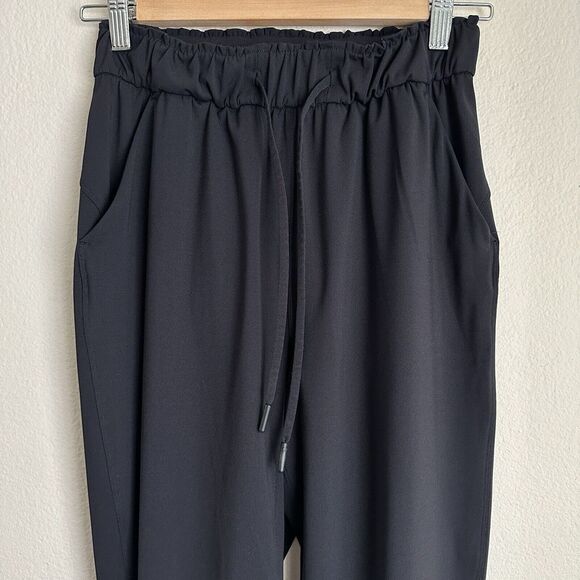 Lululemon Keep Moving Pants Womens 4 Black Mid Rise Tapered Leg 7/8 Drawstring - Picture 5 of 9
